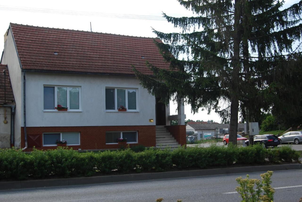 Penzion Na Rozcestí Svatoborice Exteriér fotografie